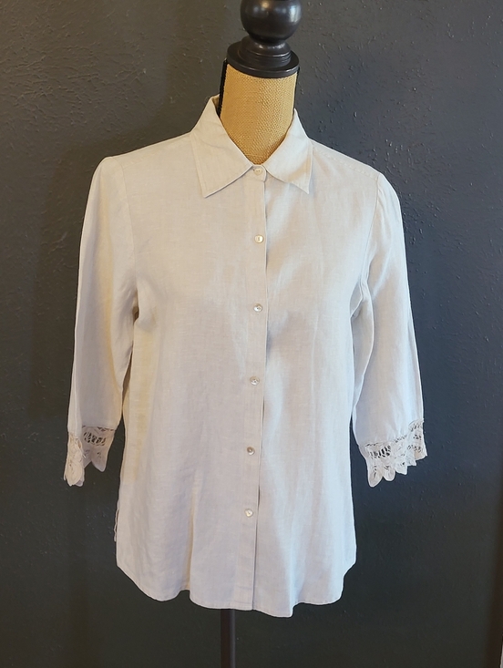 Liz Claiborne Tops - Liz Claiborne Medium Linen Button-up Blouse In A Natural Stone Color